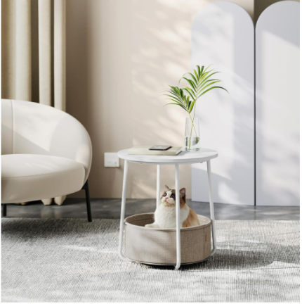 Mali okrugli stolić za kavu