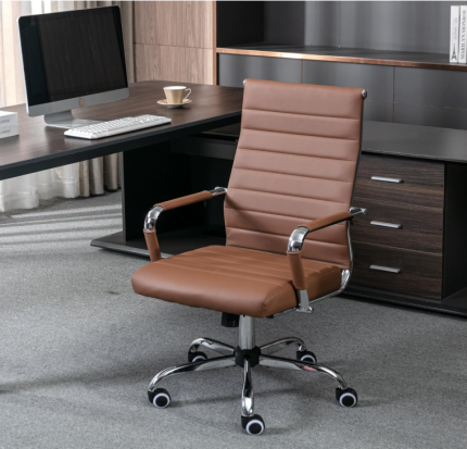 Uredska stolica s naslonima za ruke