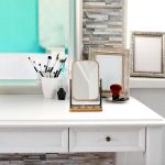 Ogledalo za šminkanje s bambusovim okvirom, 23x14,5x10 cm